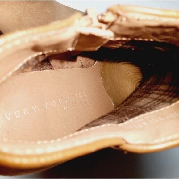 VERY VOLATILE Los Angeles Suede Bootie Block Heel Beige Sz 6 - Picture 13 of 16